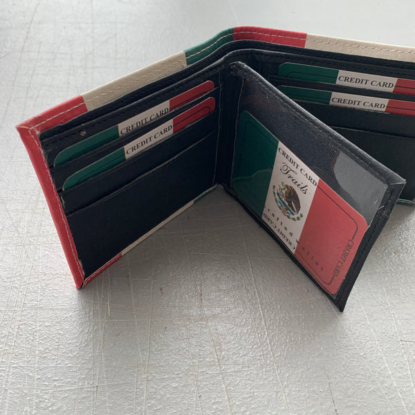 4.25" x 3.75" MEXICO FLAG WALLET LEATHER BIFOLD WALLET NEW-- FREE SHIPPING