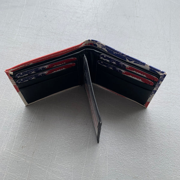 4.25" x 3.75" USA FLAG RED WHITE BLUE WALLET LEATHER BIFOLD WALLET NEW-- FREE SHIPPING