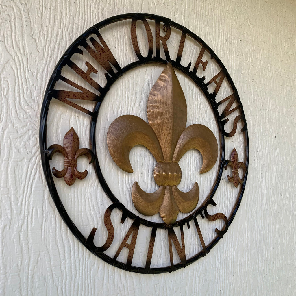 24 NFL New Orleans Saints Round Distressed Sign