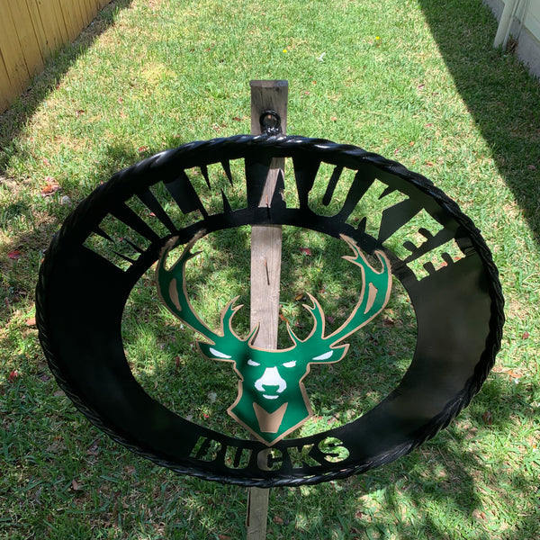 24" MILWAUKEE BUCKS WIDE BAND DISC STYLE METAL CUSTOM VINTAGE CRAFT TEAM SPORTS SIGN HANDMADE