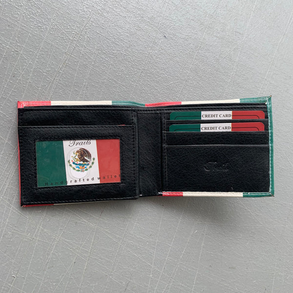 4.25" x 3.75" MEXICO FLAG WALLET LEATHER BIFOLD WALLET NEW-- FREE SHIPPING