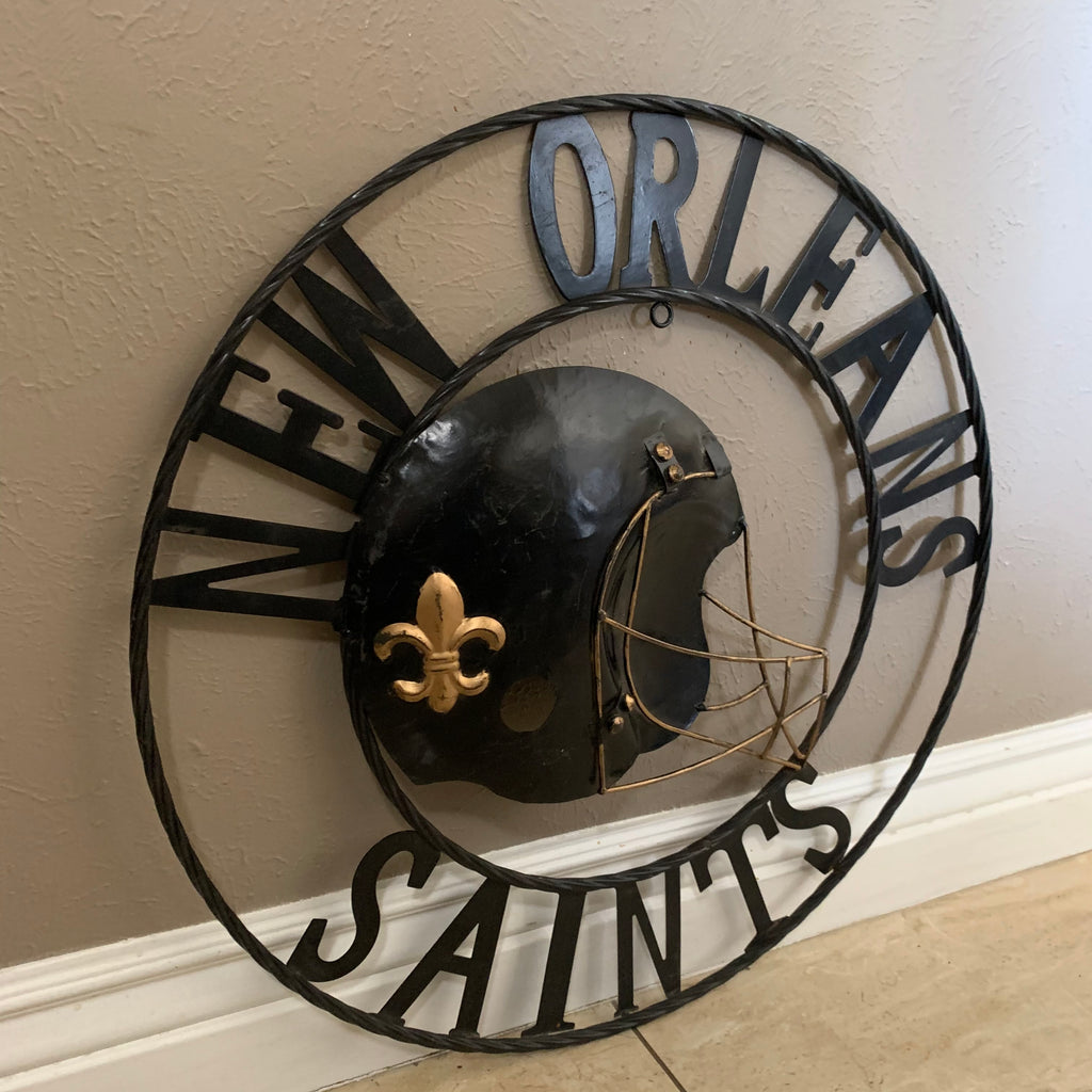 24 NFL New Orleans Saints Round Distressed Sign